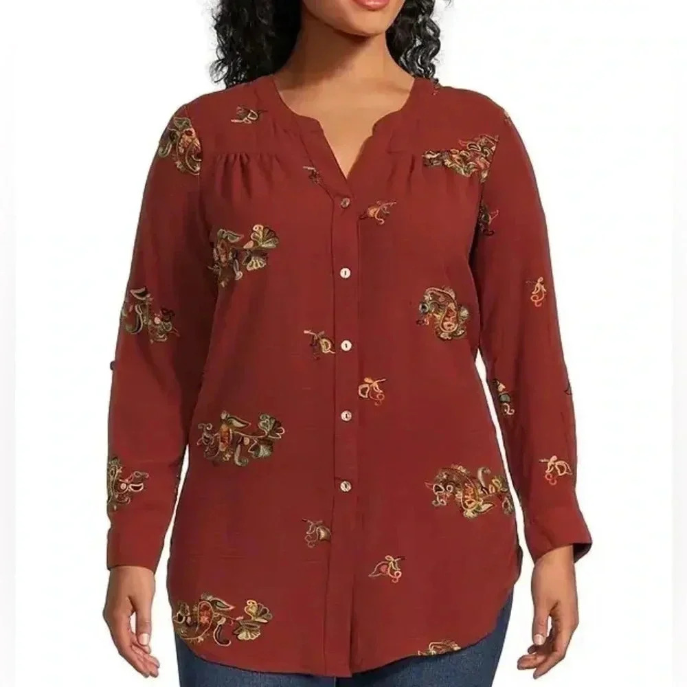 Figueroa & Flower
Plus Roxy Embroidered Floral Banded V-Neck Button-Front Blouse